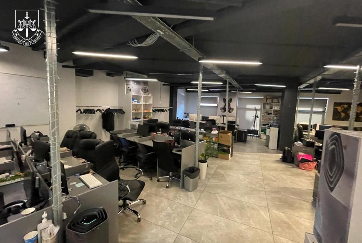 Шахрайські кол-центри в Дніпропетровський області, фото Генпрокуратури від 10 липня Шахрайські кол-центри в Дніпропетровський області, фото Генпрокуратури від 10 липня