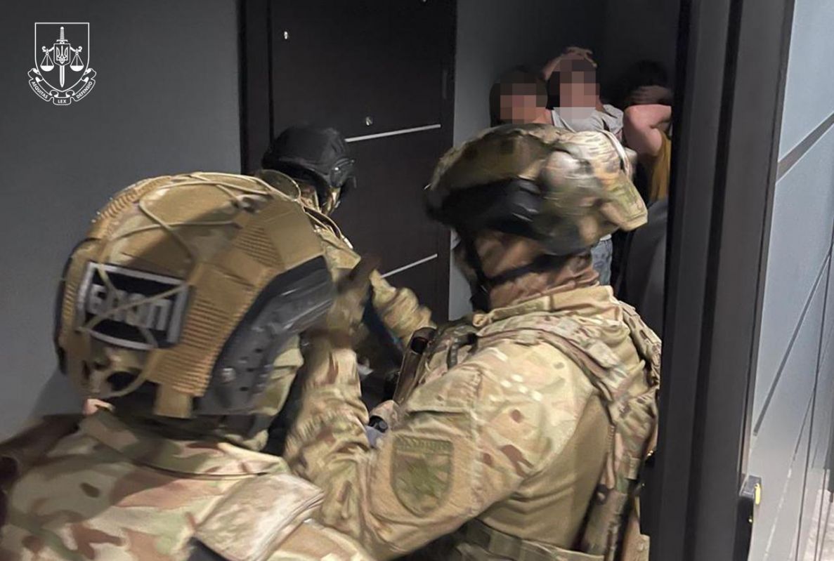 Шахрайські кол-центри в Дніпропетровський області, фото Генпрокуратури від 10 липня Шахрайські кол-центри в Дніпропетровський області, фото Генпрокуратури від 10 липня