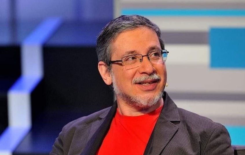 Викладач Могилянки Валерій Пекар вважає, що у випадку удару РФ по Польщі наземної операції, яка потребує багато ресурсів, не відбудеться. Фото: Facebook / Валерій Пекар Викладач Могилянки Валерій Пекар вважає, що у випадку удару РФ по Польщі наземної операції, яка потребує багато ресурсів, не відбудеться. Фото: Facebook / Валерій Пекар