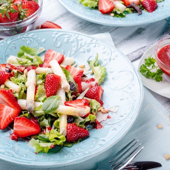 Салат получается очень свежим по вкусу Салат получается очень свежим по вкусу