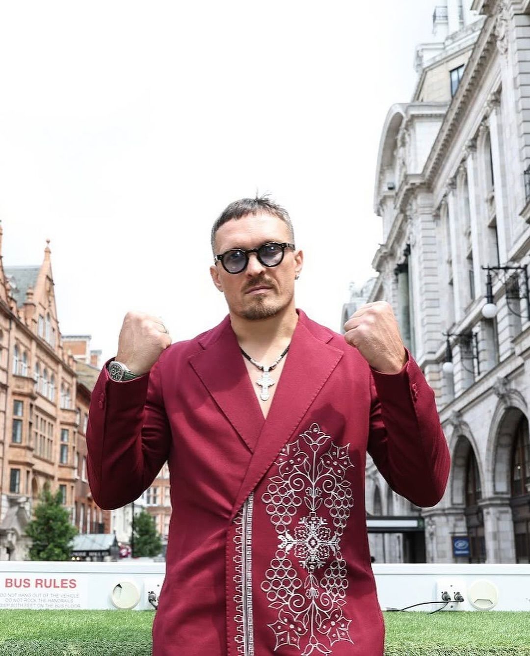 Костюм Усика дизайнерка назвала бронею Костюм Усика дизайнерка назвала бронею