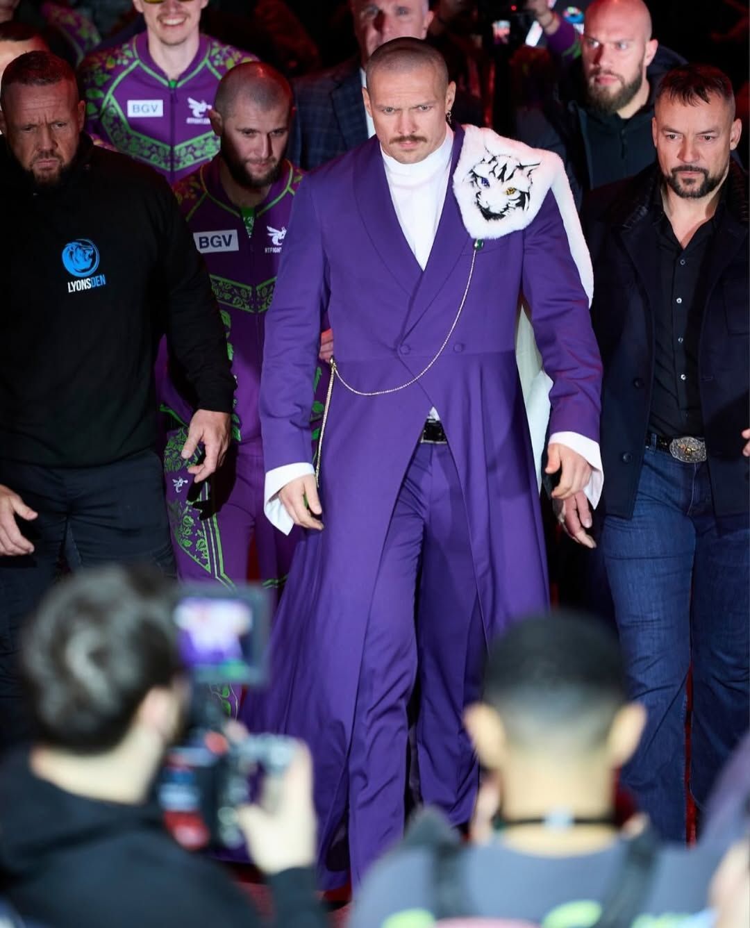 Костюми від Гасанової стали для Усика фартовими Костюми від Гасанової стали для Усика фартовими