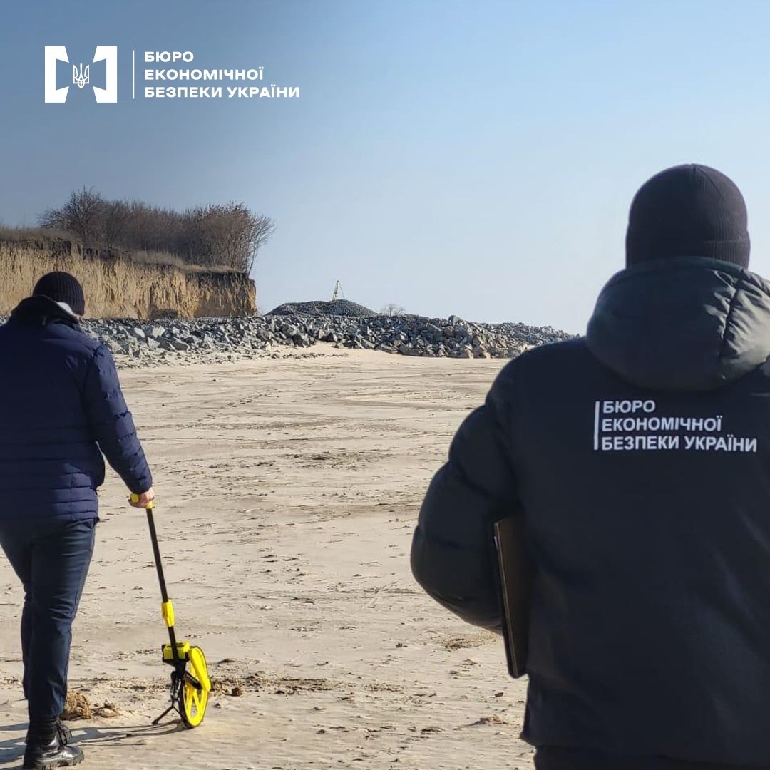 БЕБ на Полтавщині повідомило про підозру особам, які на 1,5 млн грн завищили вартість берегоукріплювальних робіт на Кременчуцькому водосховищі 3