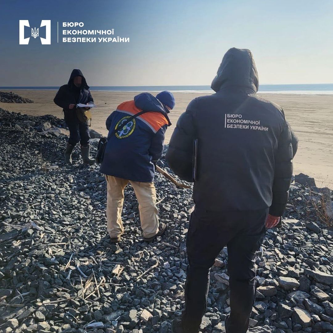 БЕБ на Полтавщині повідомило про підозру особам, які на 1,5 млн грн завищили вартість берегоукріплювальних робіт на Кременчуцькому водосховищі 1