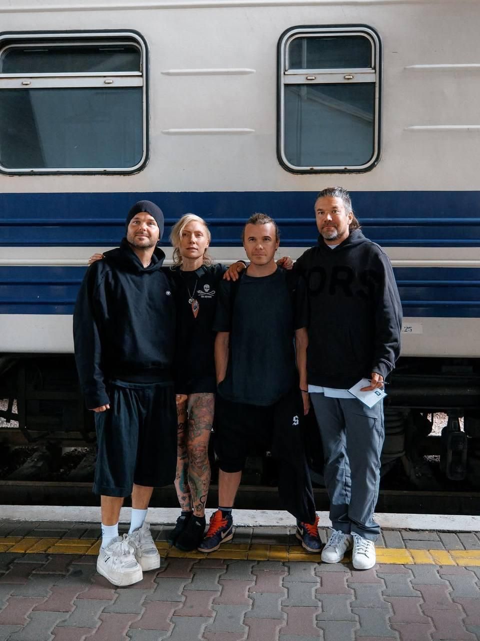 Rasmus в Киеве! Наши корреспонденты встретили легендарную финскую группу на Центральном вокзале 1