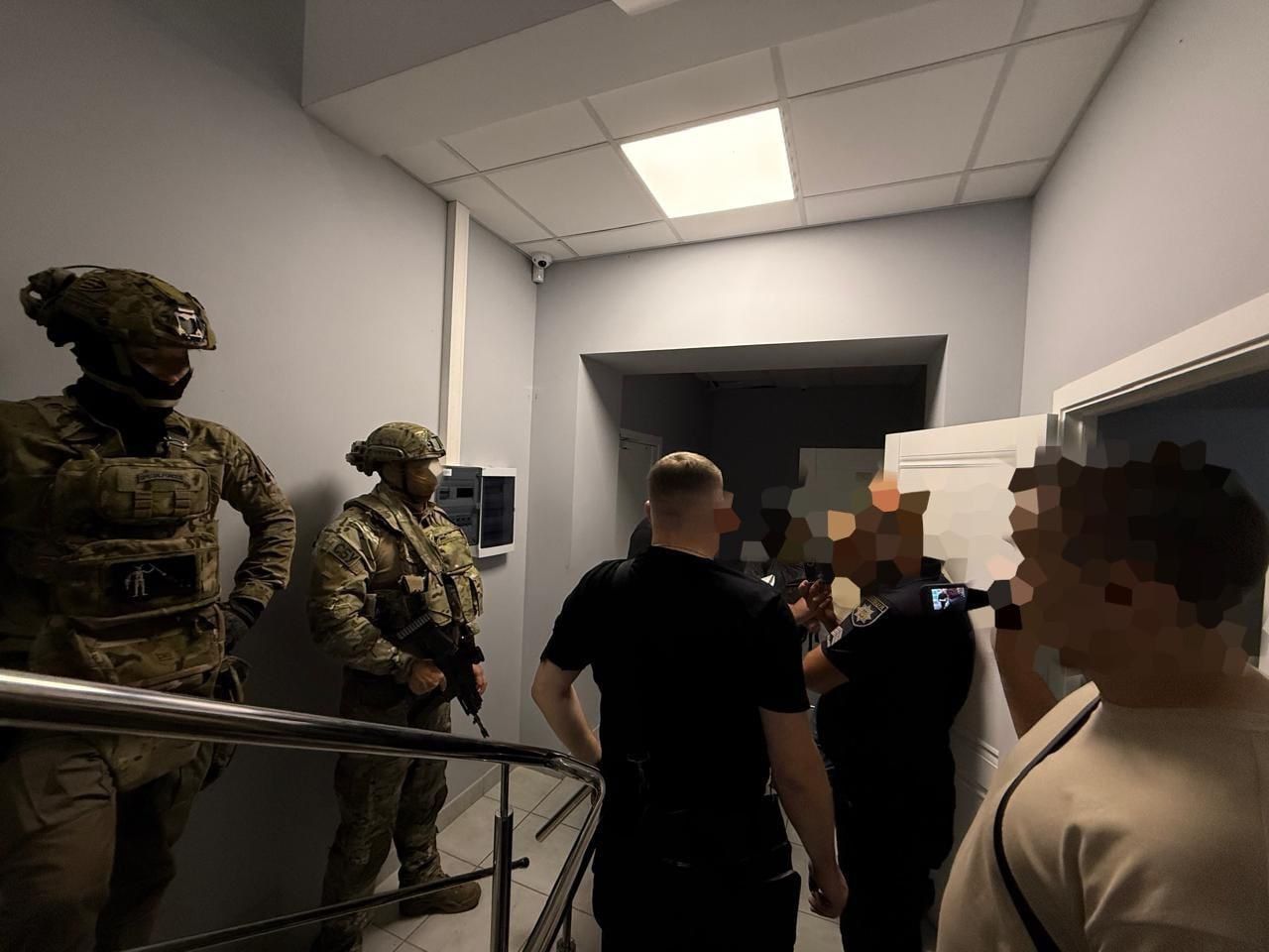 У детективів НАБУ - масштабні обшуки: підозрюють у співпраці з РФ 1