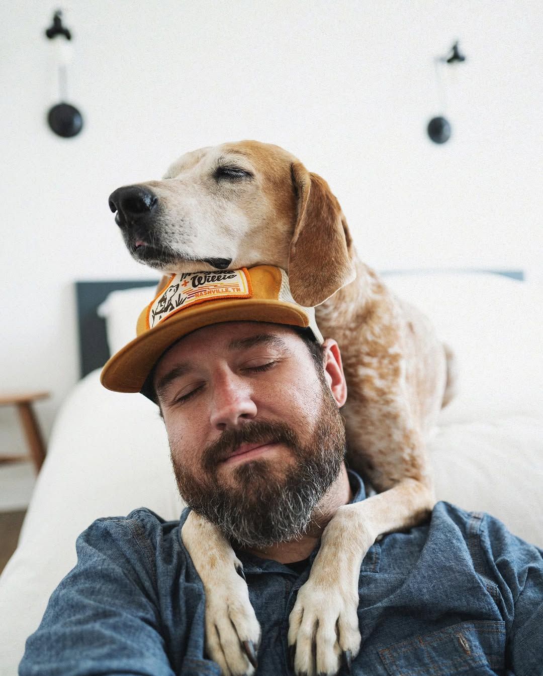 День, когда эти двое встретились стал роковым. День, когда эти двое встретились стал роковым.