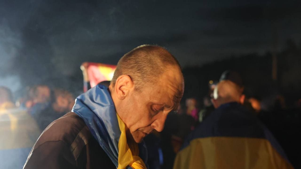 На фоні переговорів України і РФ відбувся обмін полоненими: повернулися важкохворі й тяжкопоранені захисники 6