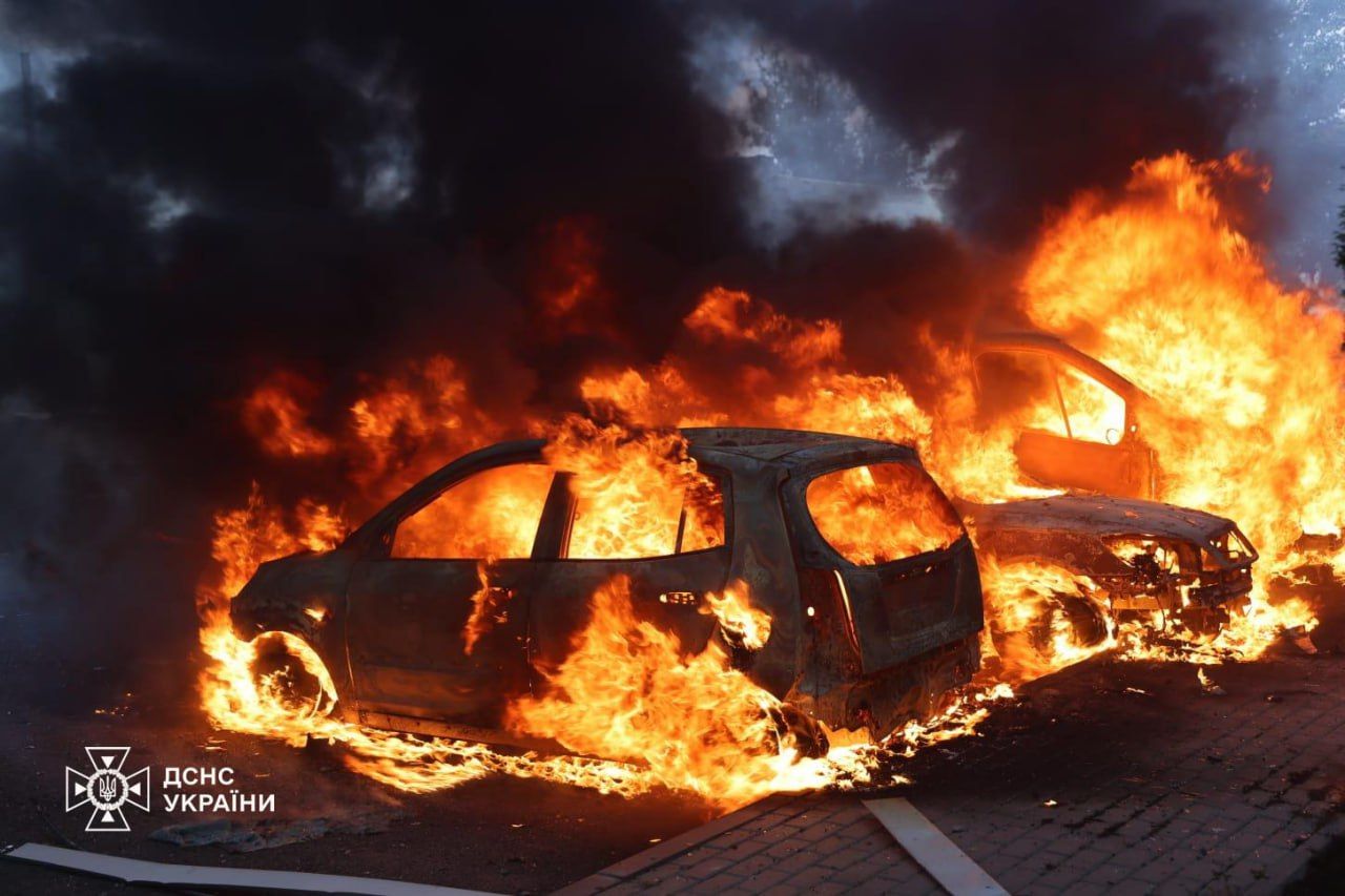 Знищені автівки Знищені автівки