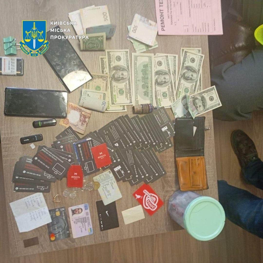 Двоє «комп’ютерних майстрів» видурили у літніх киян 1 млн гривень: поліція веде справу про шахрайство 2