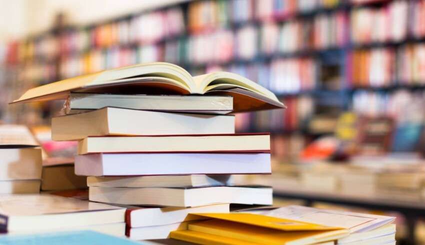 Книги у м'якій обкладинці зручно брати в дорогу