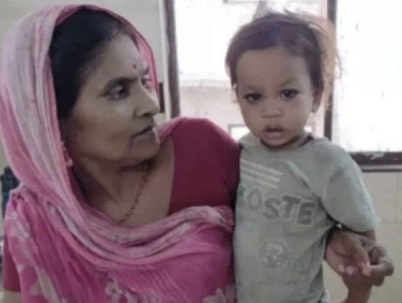 Маленький герой с бабушкой в больнице