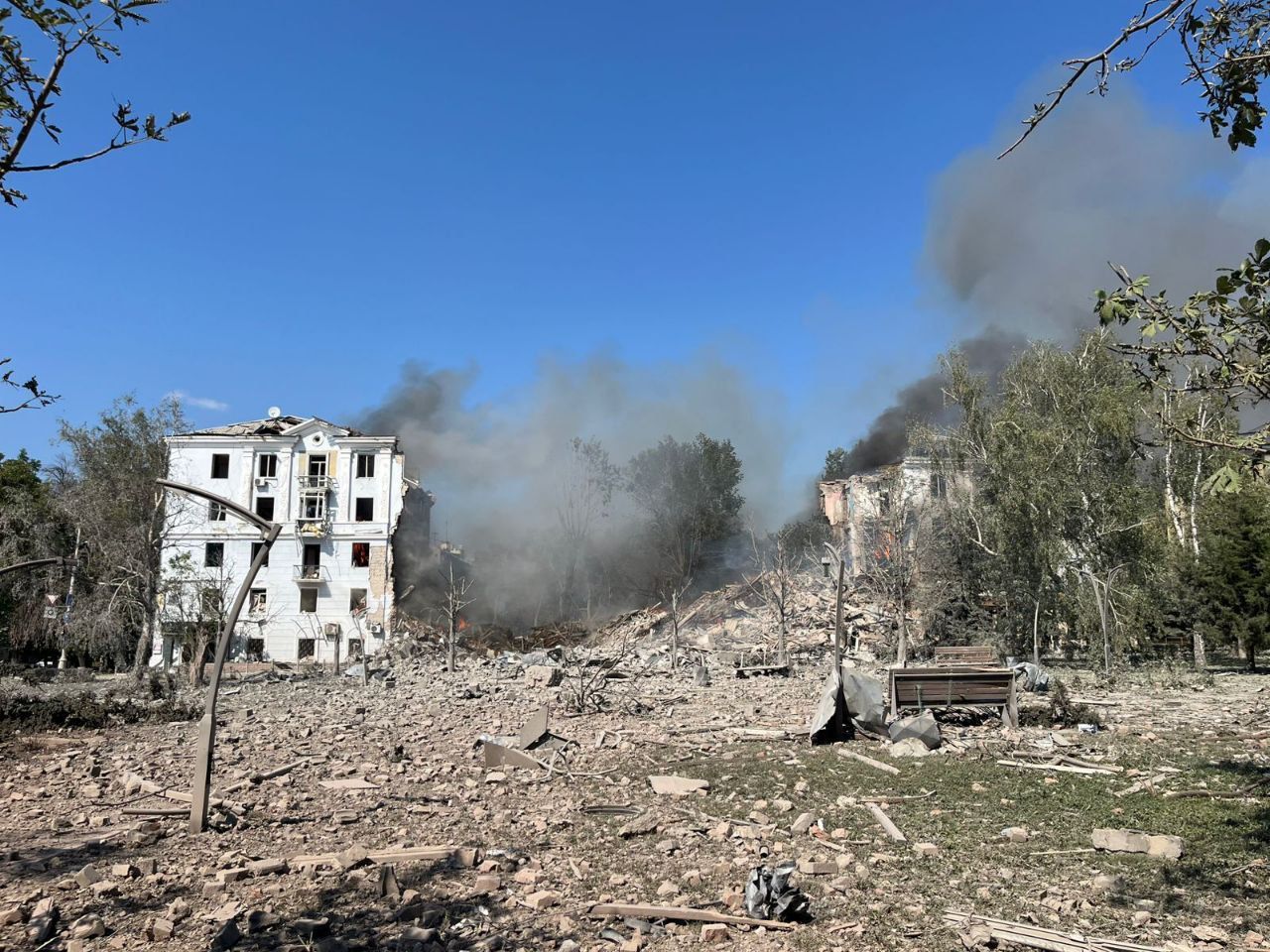 Зруйнована вщент будівля