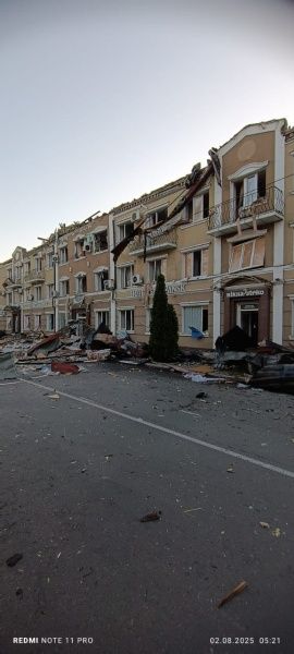 Росія атакувала Слов'янськ: пошкоджені готель, гуртожиток, житлові будинки (фото) 2