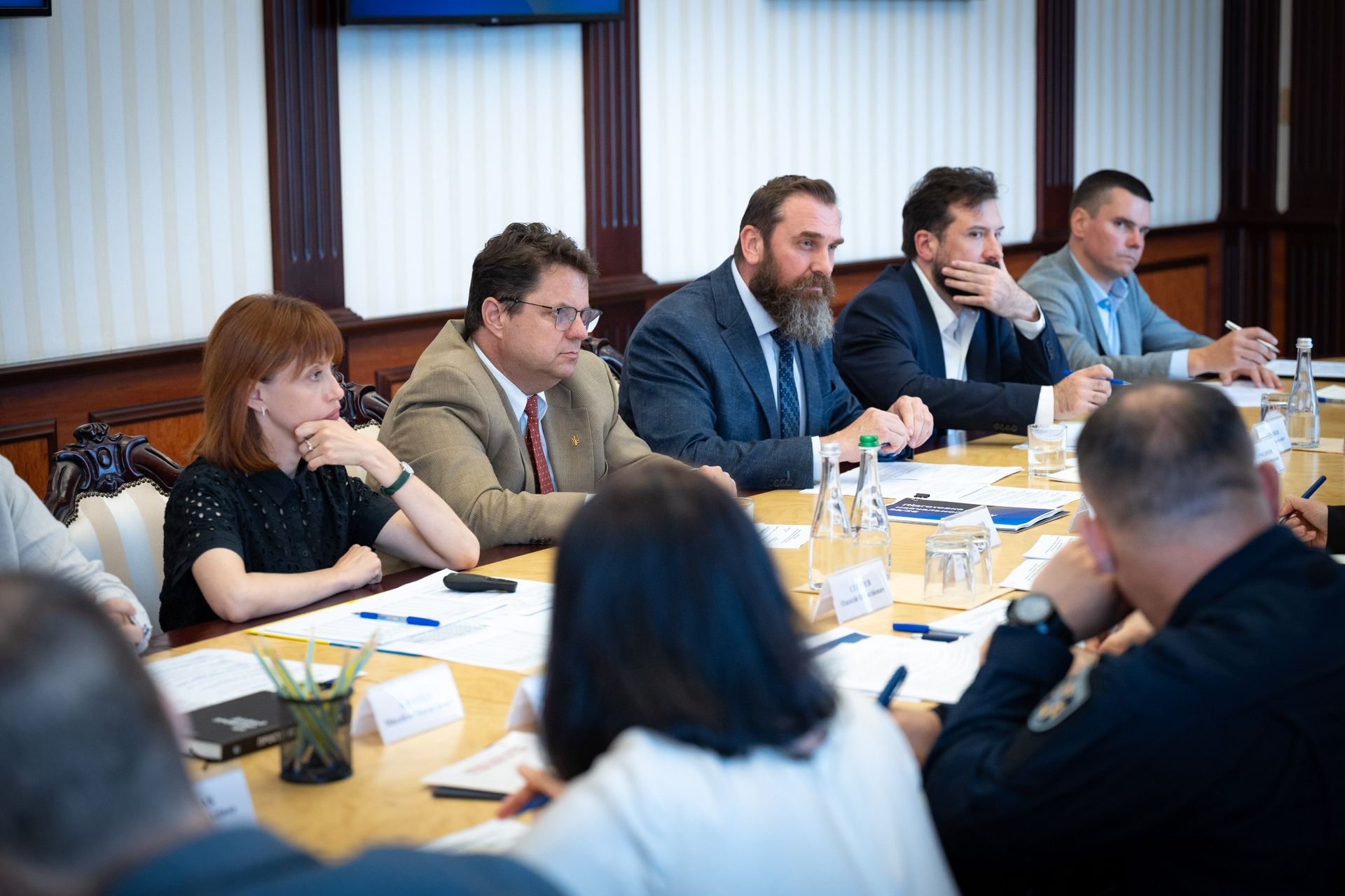 Напередодні навчального року обговорили купівлю автобусів і облаштування бомбосховищ