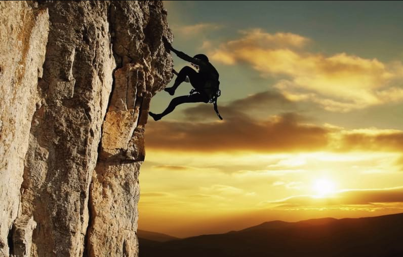 День альпініста присвячений підкоренню гори Монблан День альпініста присвячений підкоренню гори Монблан