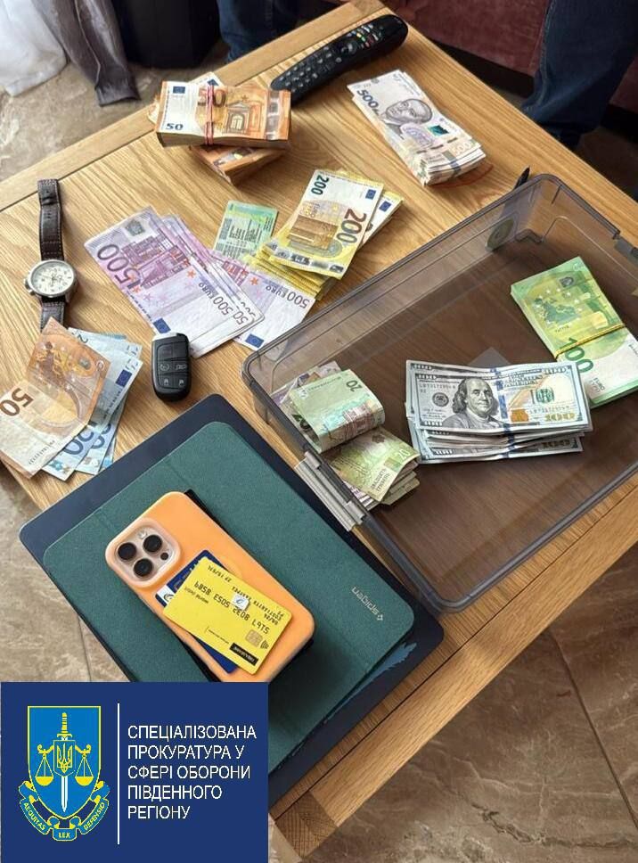 Лікарі заробляли на травмах, а військові - на фейкових відстрочках Лікарі заробляли на травмах, а військові - на фейкових відстрочках