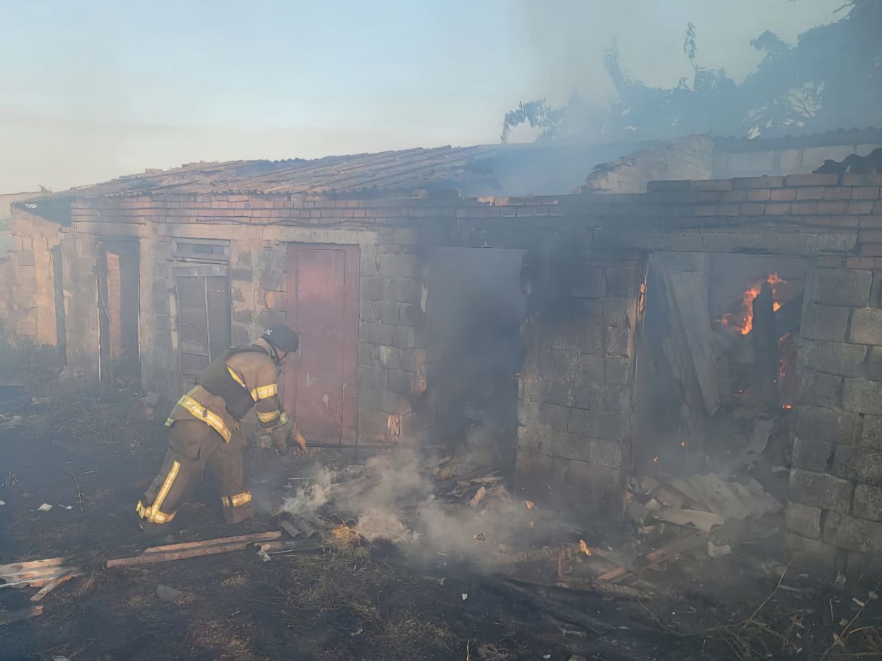 оккупанты утром ударили по Днепру ракетами: трое раненых и масштабные разрушения.