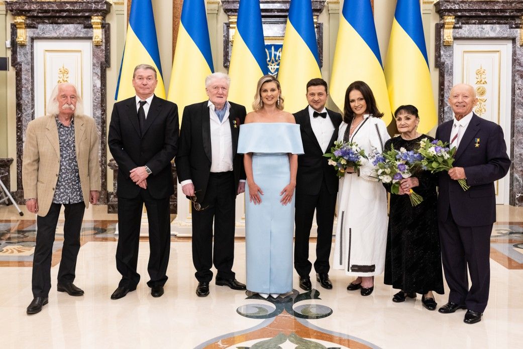 Президент Володимир Зеленський уперше вручив відзнаку «Національна легенда України» видатним особистостям. Президент Володимир Зеленський уперше вручив відзнаку «Національна легенда України» видатним особистостям.