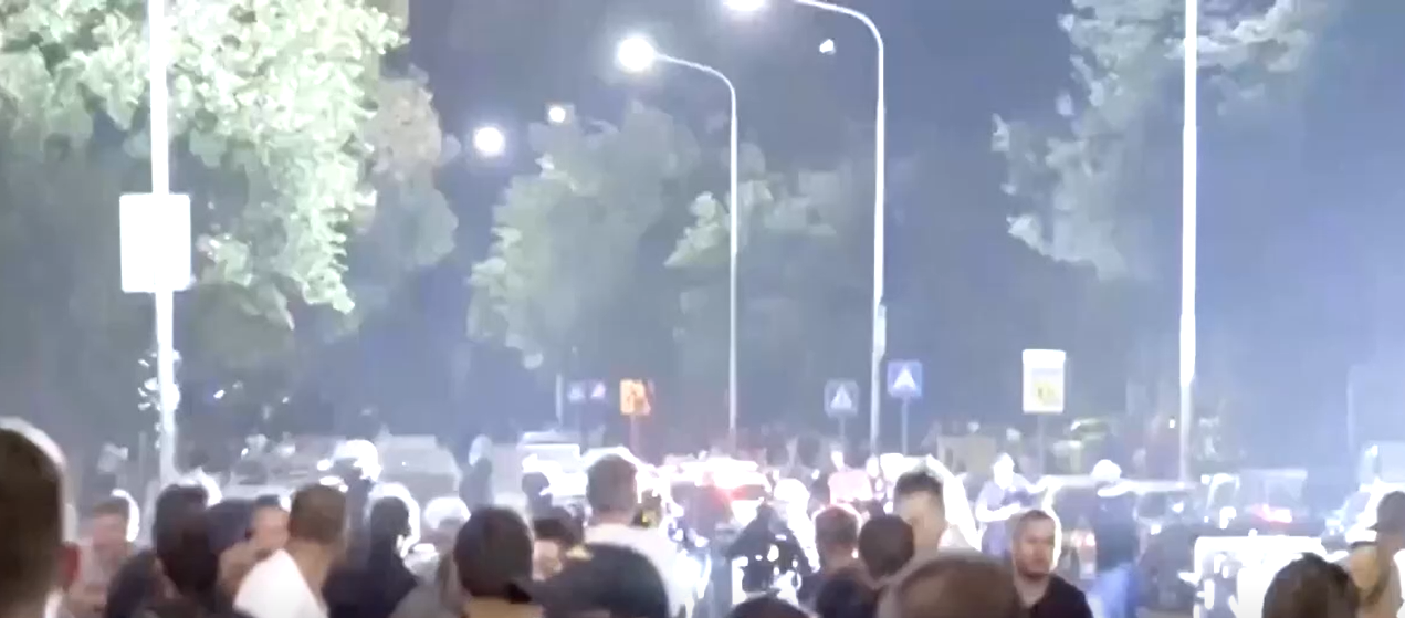 Протести у Сербії переросли у серйозні сутички: що відбувається у містах Белград та Нові-Сад 1