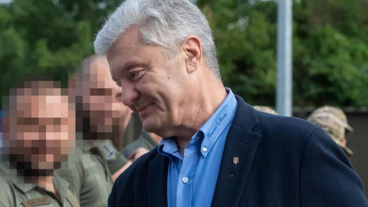 Пиар Порошенко в пиджаке Canali за 75 тысяч перед военными – это безвкусица и цинизм во время войны, - эксперт
