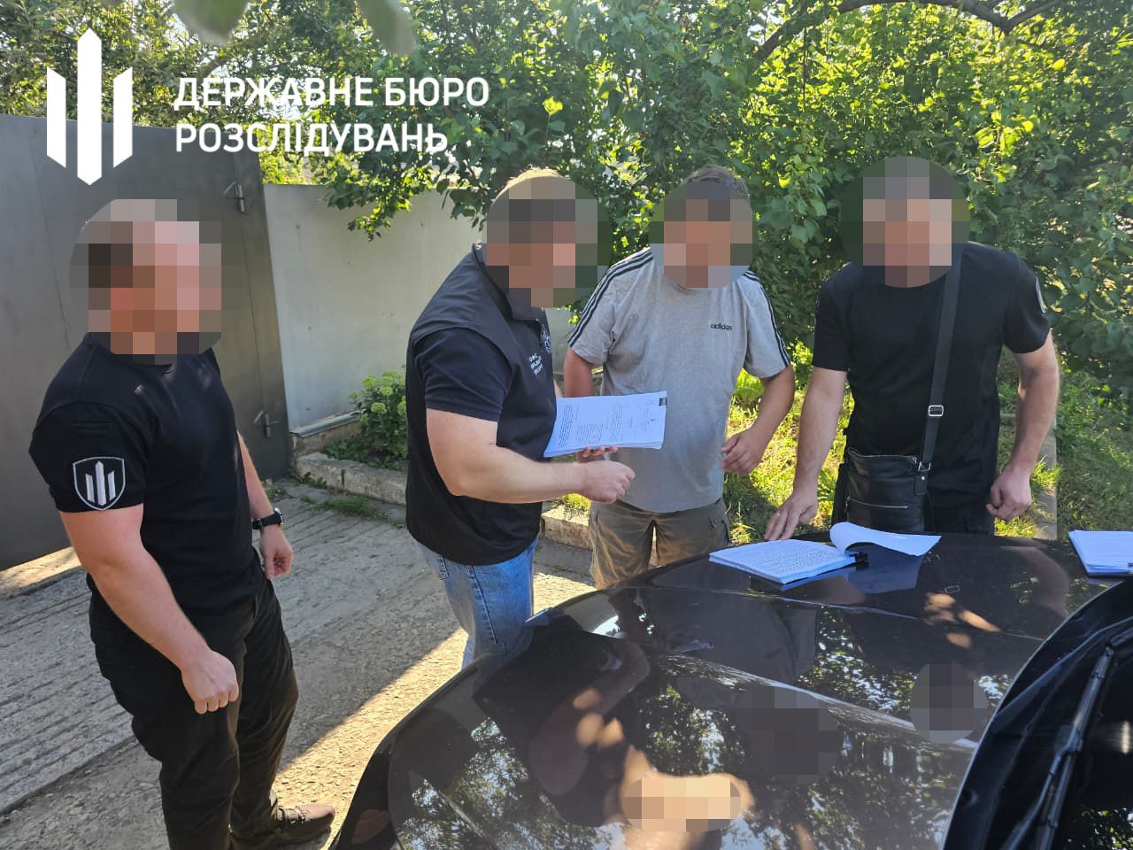 На Донеччині суд організував масштабну схему допомоги ухилянтам: втекли з країни десятки чоловіків 3
