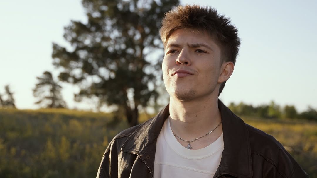 Раніше бився та ображався на дерево, а тепер зробив символом