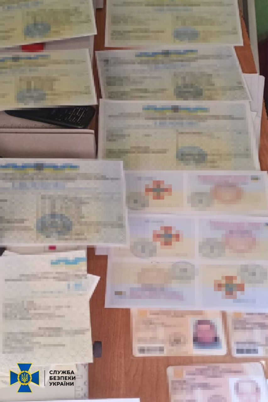 СБУ та поліція ліквідували 5 нових схем для ухилянтів: організатори можуть сісти на 9 років 2