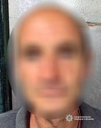 У Херсоні п'яний чоловік накинувся з ножем на підлітків: чим все закінчилось 2