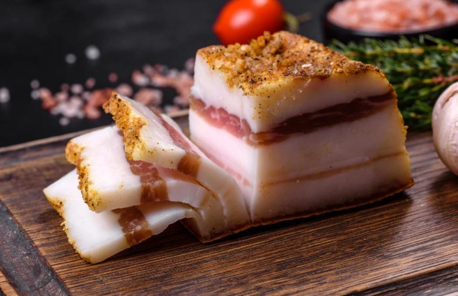 Яке сьогодні, 27 серпня, свято: День українського сала та Всесвітній день прощення 4