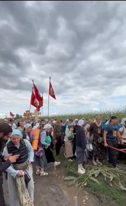 Під час кресної ходи до Почаївської лаври ТЦК мобілізував священника з Кременчуга 2
