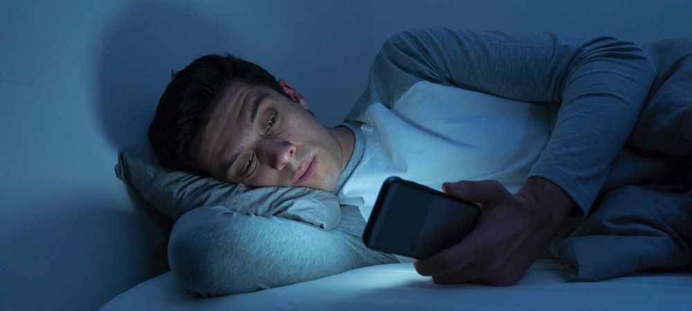 Відмова від телефону не допоможе швидше заснути Відмова від телефону не допоможе швидше заснути