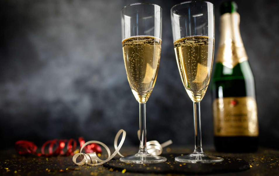 Метод с ложкой сомнительный Спасет ли открытое шампанское металлическая ложка 1