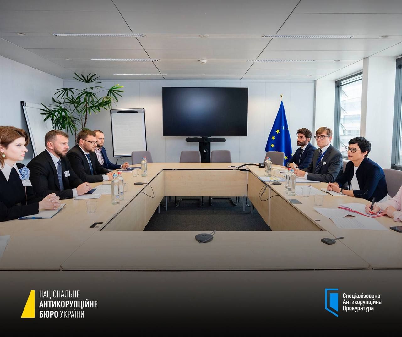 Встречи проходят во Франции и Брюсселе Встречи проходят во Франции и Брюсселе