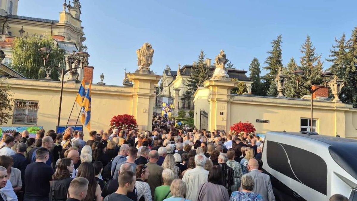Во Львове с Андреем Парубием прощаются