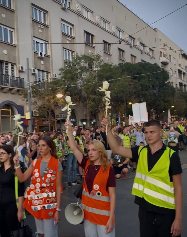 У Сербії масові протести - вимагають відставки уряду 1