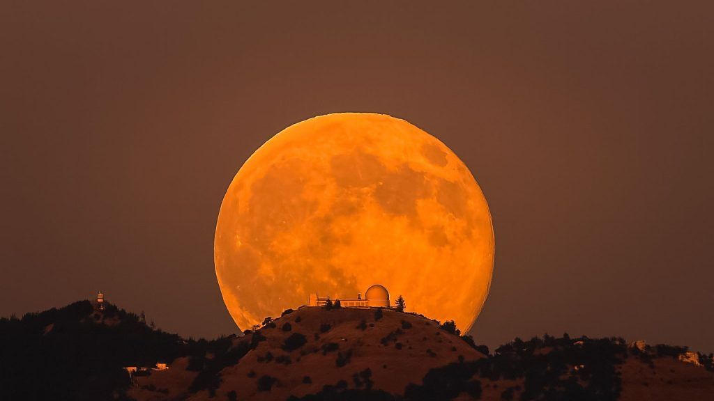 Луна приобретет яркий оттенок Луна приобретет яркий оттенок