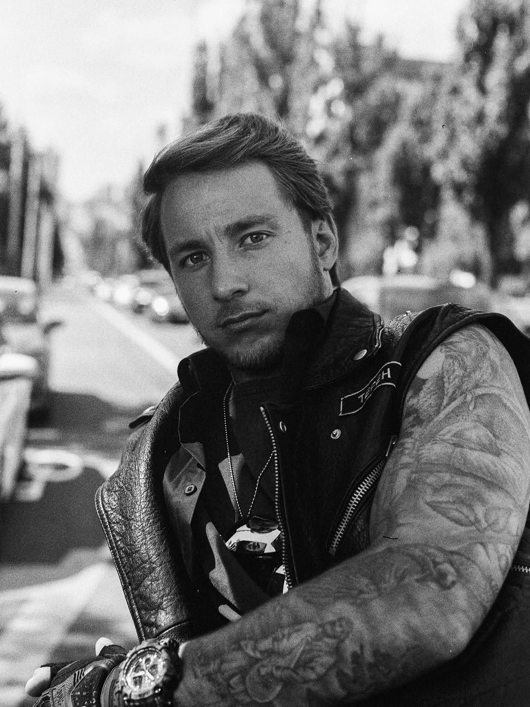 Александр Терен решил бороться со своими проблемами с помощью стендапа