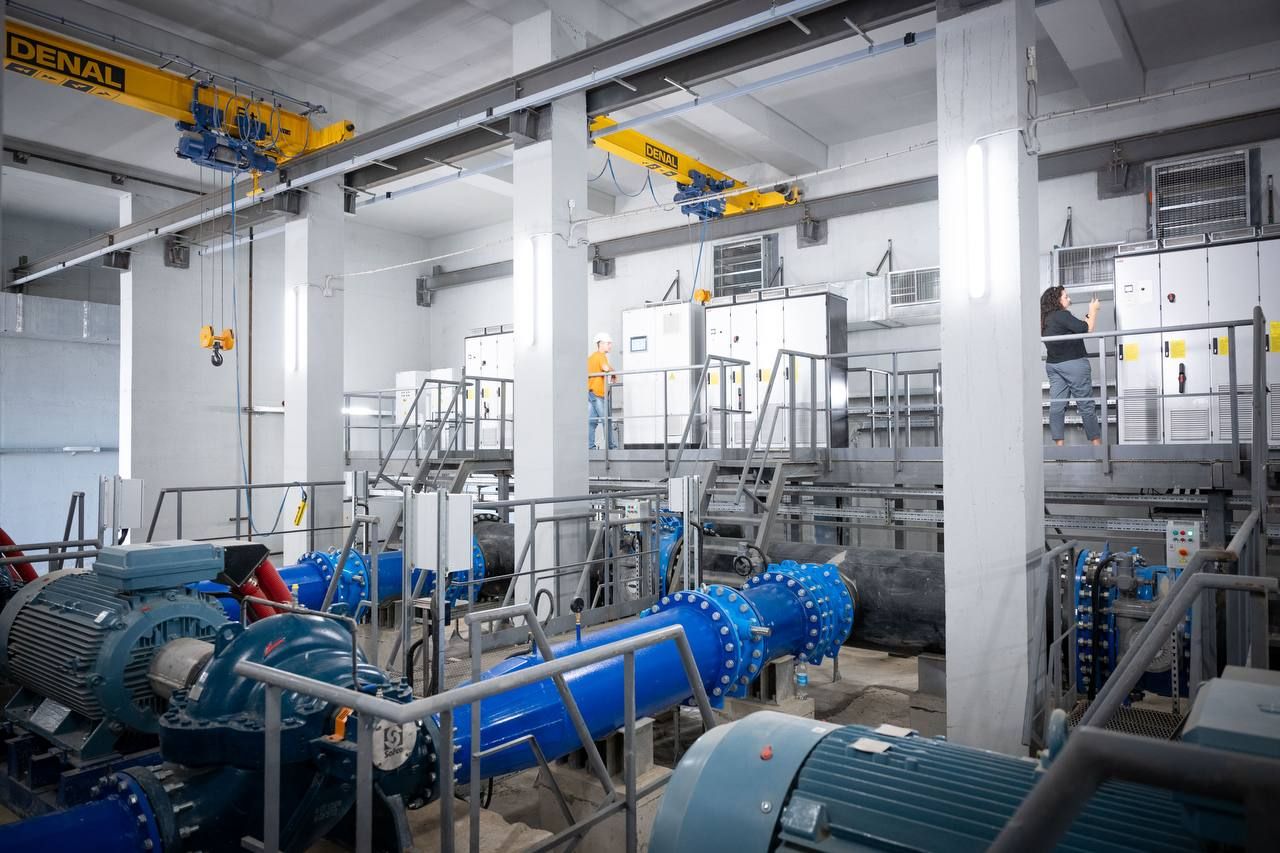 Новый магистральный водопровод в Николаеве. Фото: Юлия Свириденко Новый магистральный водопровод в Николаеве. Фото: Юлия Свириденко