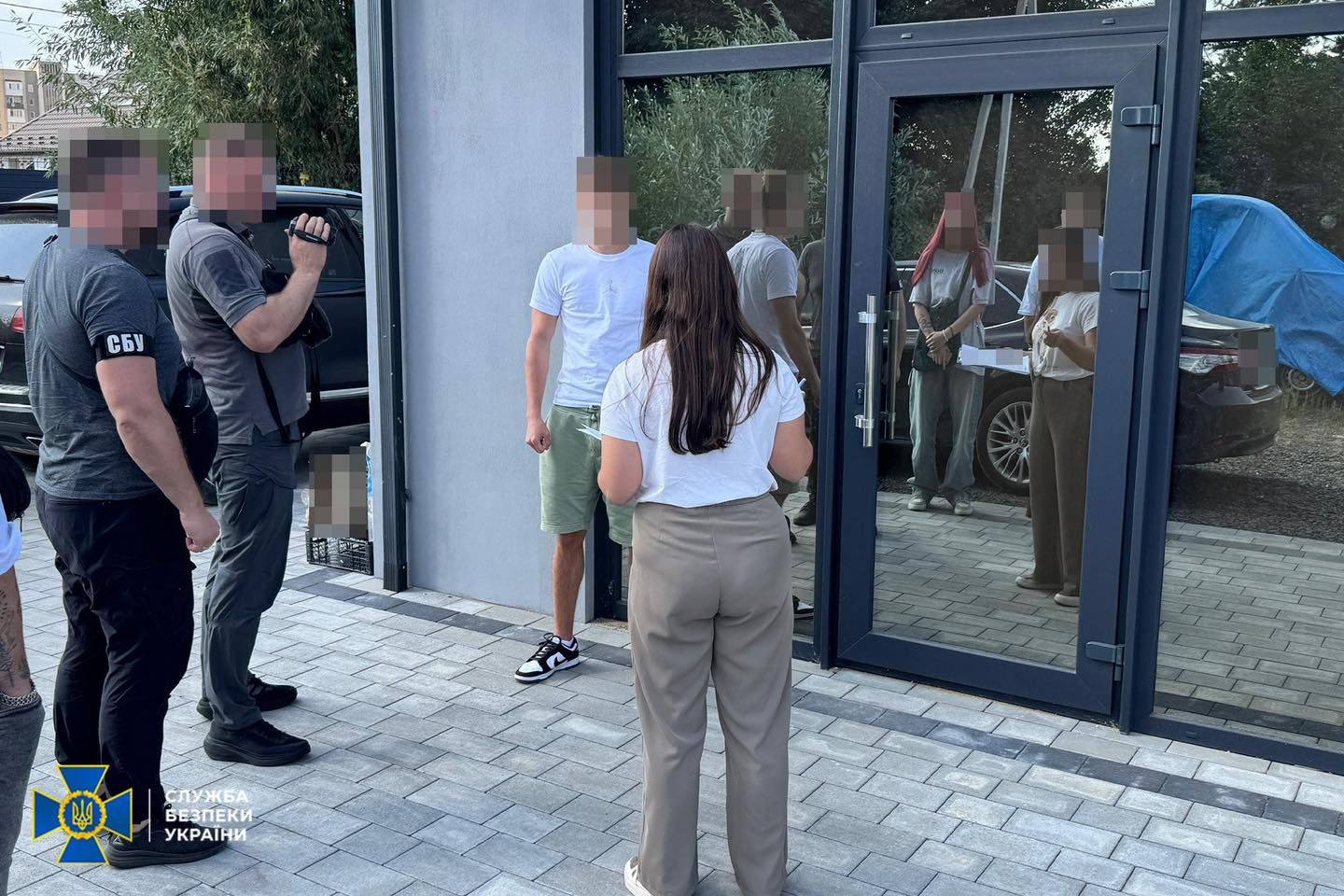 Сообщники дельца также были разоблачены Сообщники дельца также были разоблачены