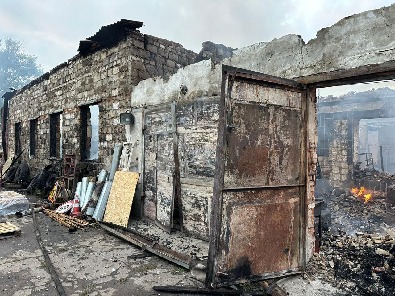 Обстрелы Херсонщины и Харьковщины: тысячи людей остались без света, повсюду ранены и погибли из-за ударов РФ 1