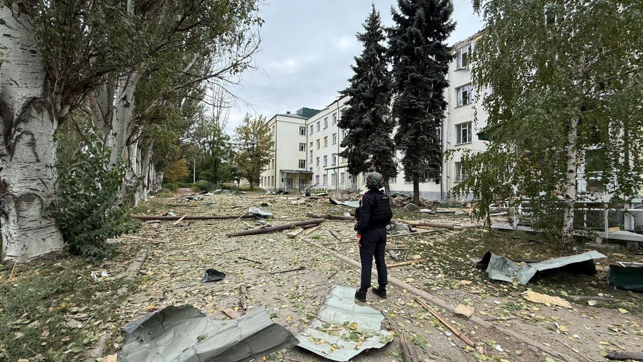 Обстрелы Херсонщины и Харьковщины: тысячи людей остались без света, повсюду ранены и погибли из-за ударов РФ 2