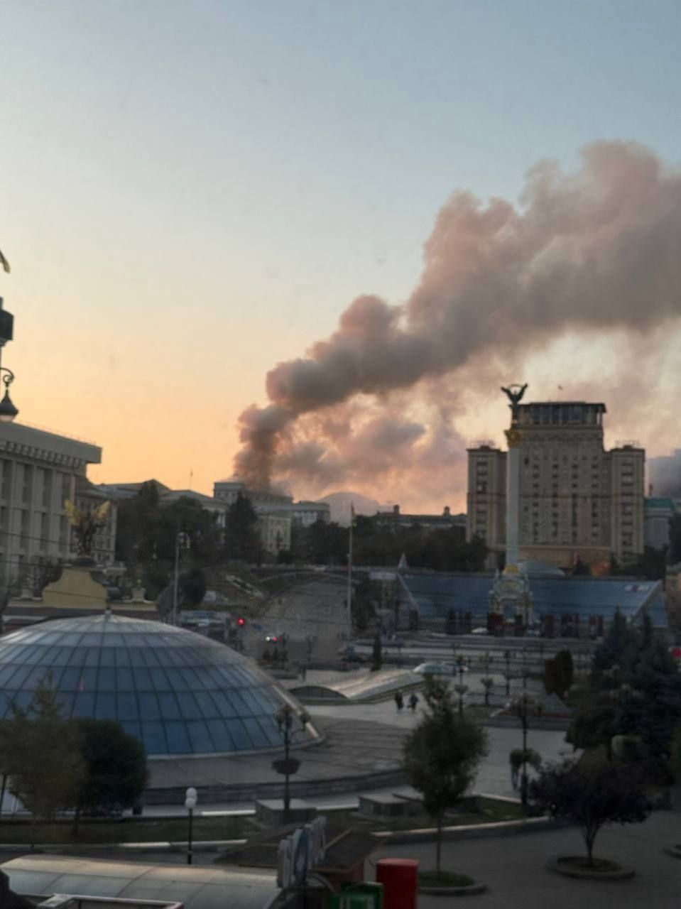 Атака на Киев: в столице есть погибшие, десятки пострадавших горит здание Кабмина 4