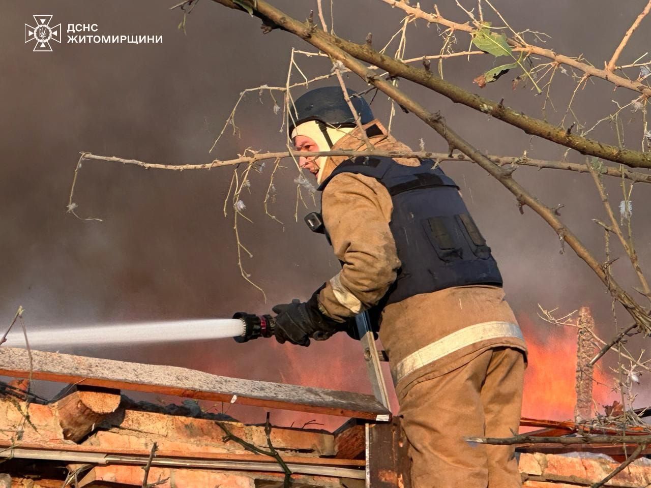 Житомирщина под обстрелами: погиб человек, еще пятеро ранены.