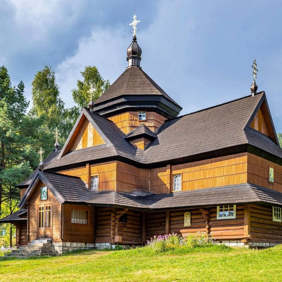 Церква Різдва Пресвятої Богородиці де охрестили сина Вакарчука Церква Різдва Пресвятої Богородиці де охрестили сина Вакарчука
