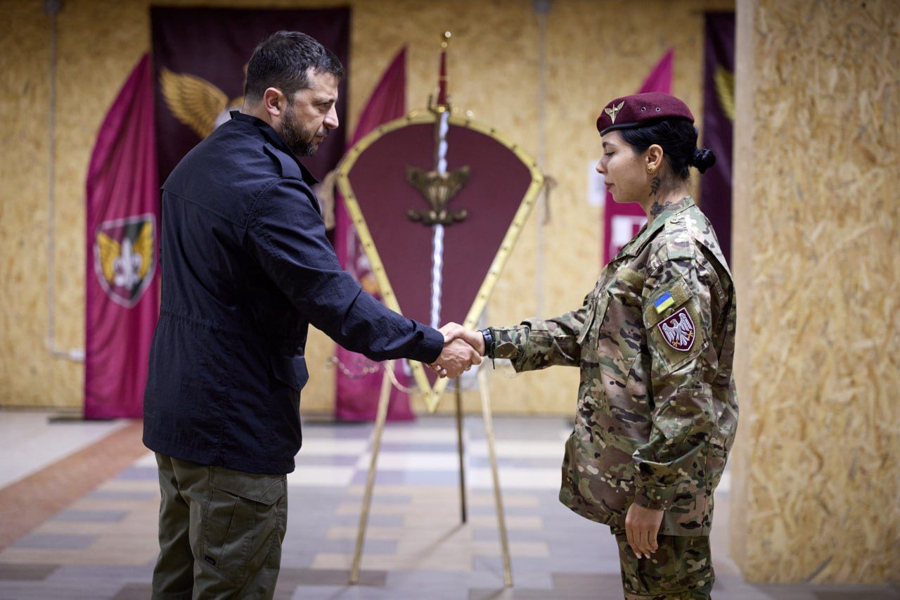 Зеленский наградил военных в Донецкой области