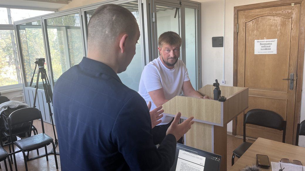 Воловик в суде извинился, что среагировал избиением на действия учителя Воловик в суде извинился, что среагировал избиением на действия учителя