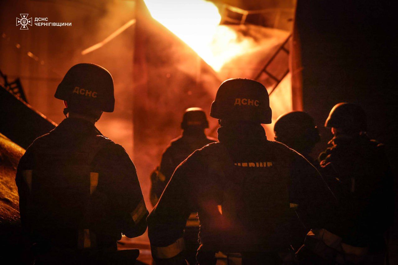 На Чернігівщині росіяни повторно атакували рятувальників: є травмовані 1