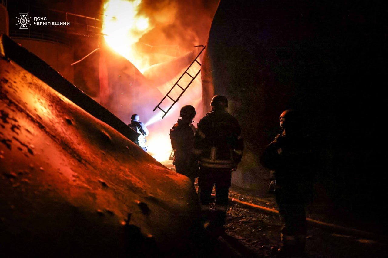 На Чернігівщині росіяни повторно атакували рятувальників: є травмовані 2