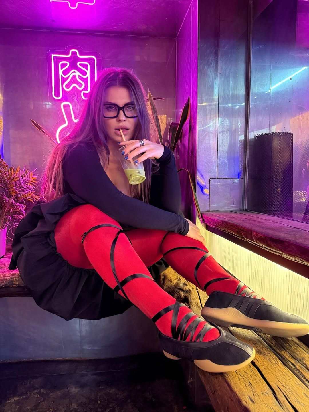 Александра Зарицкая ищет песню для Евровидения Александра Зарицкая ищет песню для Евровидения